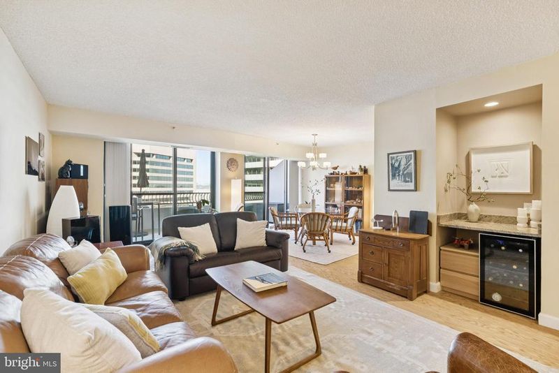 1300 Crystal Dr #1301S, Arlington, VA 22202