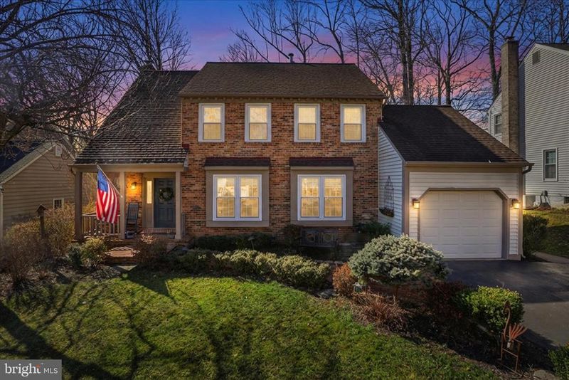 9207 Wyeth Ln, Burke, VA 22015