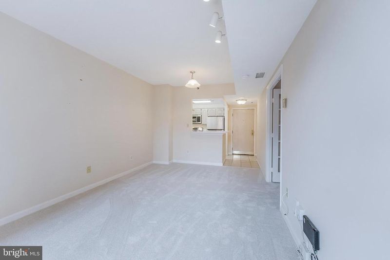 4808 Moorland Ln #314, Bethesda, MD 20814