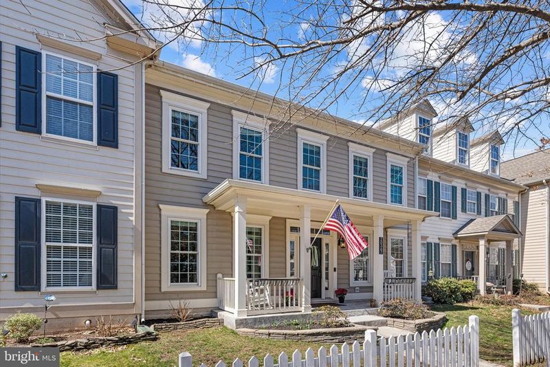 20367 Bowfonds St, Ashburn, VA 20147