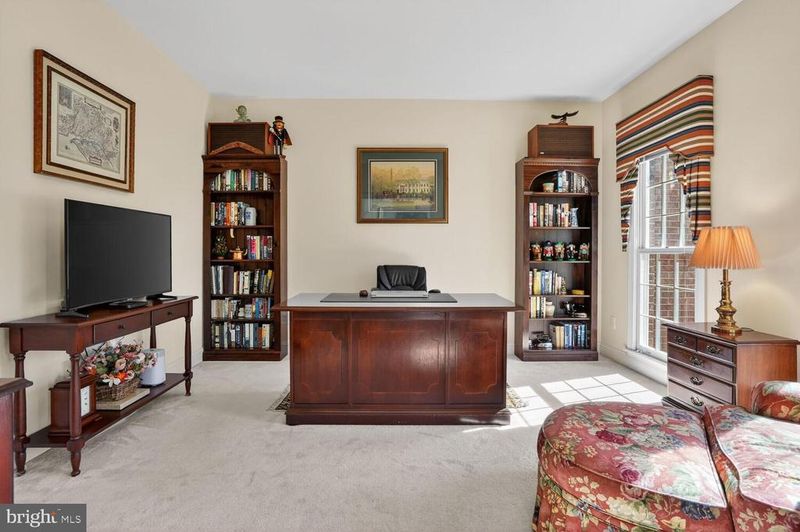 9910 Rustic Rail Ln, Vienna, VA 22181