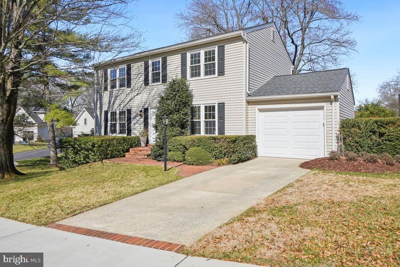 4 Camden Ct, Rockville, MD 20850