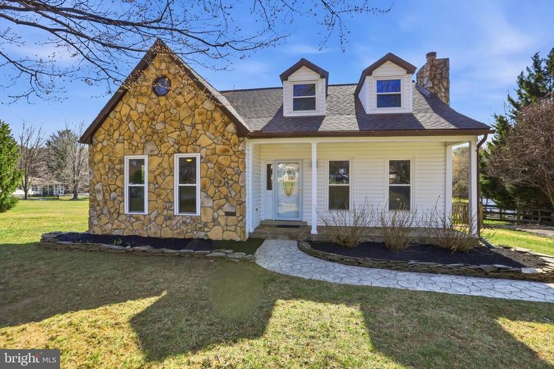 17473 Madison Ave, Hamilton, VA 20158