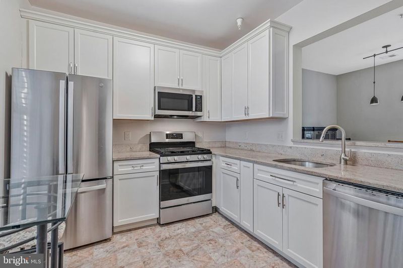 11405 Windleaf Ct #23, Reston, VA 20194