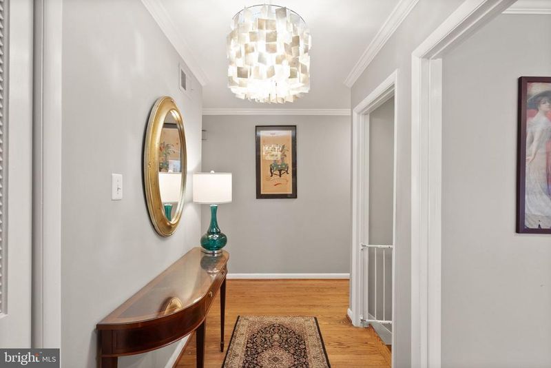 7920 W Boulevard Dr, Alexandria, VA 22308