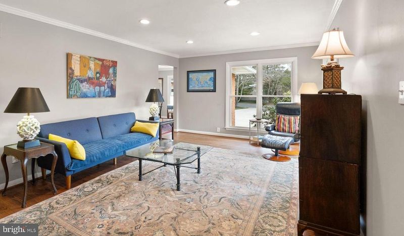 7920 W Boulevard Dr, Alexandria, VA 22308