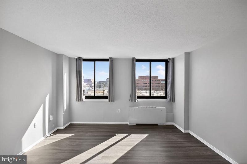 801 N Pitt St #411, Alexandria, VA 22314