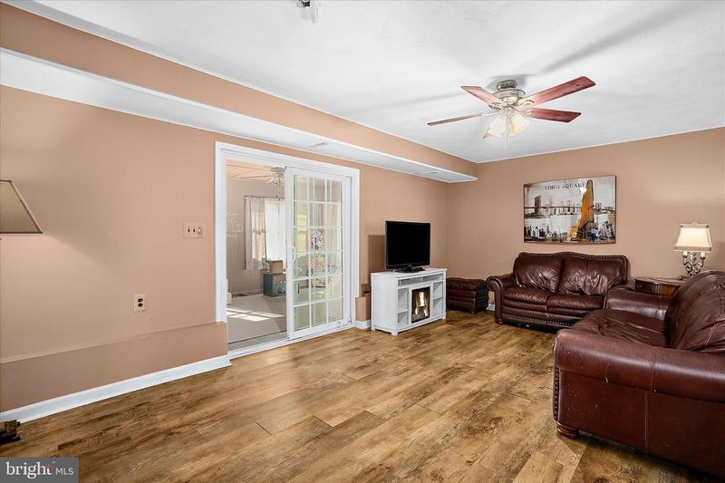 614 Nolberry Dr, Glen Burnie, MD 21061