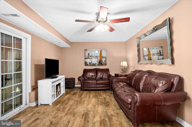 614 Nolberry Dr, Glen Burnie, MD 21061