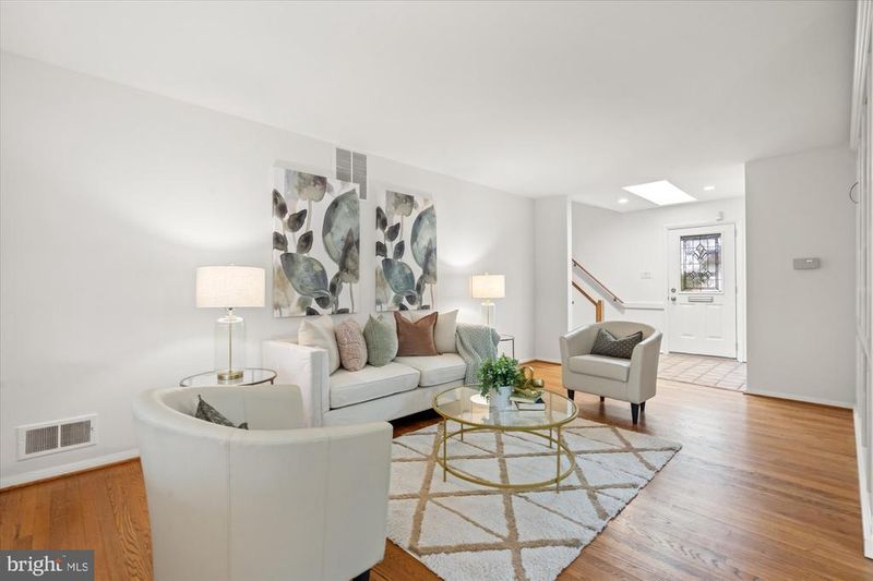 14416 Pecan Dr, Rockville, MD 20853