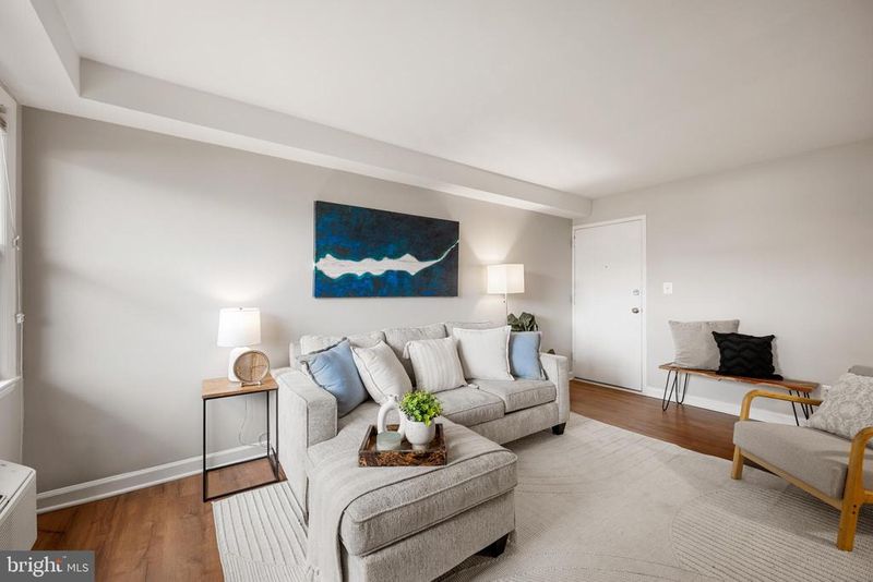 2030 N Woodrow St #1, Arlington, VA 22207