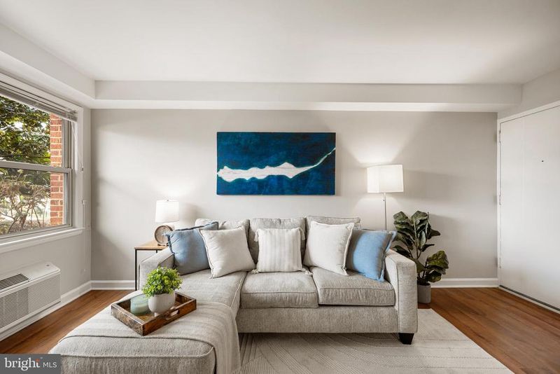 2030 N Woodrow St #1, Arlington, VA 22207