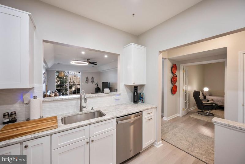 7315 Maplecrest Rd #205, Elkridge, MD 21075