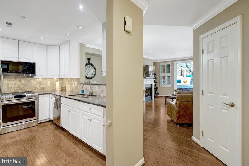 621 N Saint Asaph St #109, Alexandria, VA 22314
