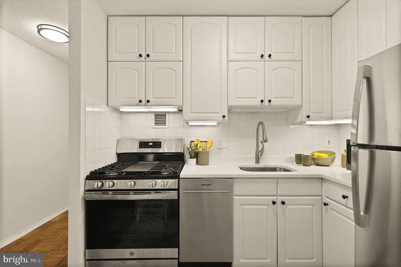 1301 20th St NW #817, Washington, DC 20036