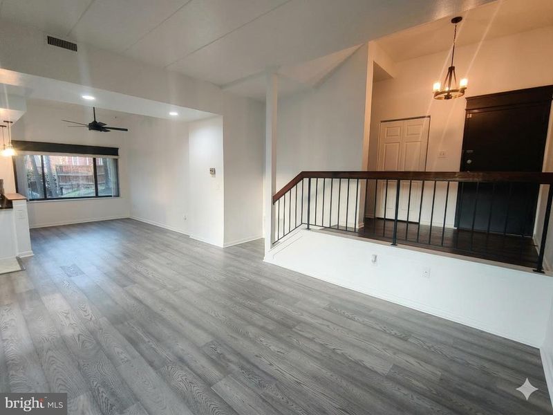 124 Roberts Ln #101, Alexandria, VA 22314