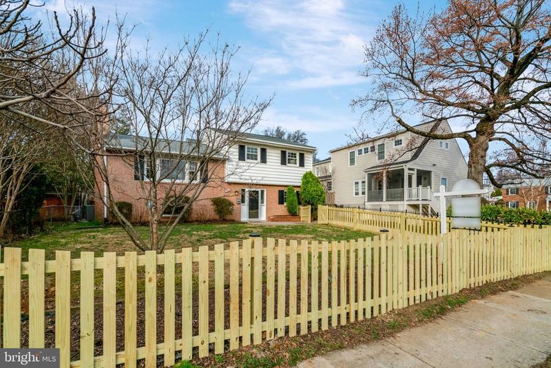 2526 N George Mason Dr, Arlington, VA 22207