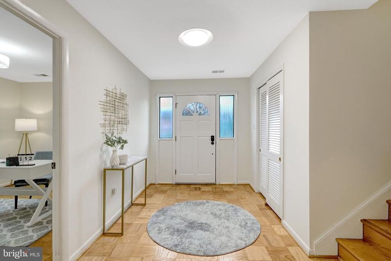 2526 N George Mason Dr, Arlington, VA 22207
