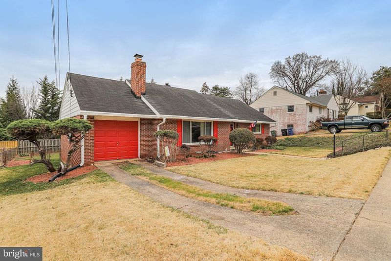 2118 N Huntington St, Arlington, VA 22205