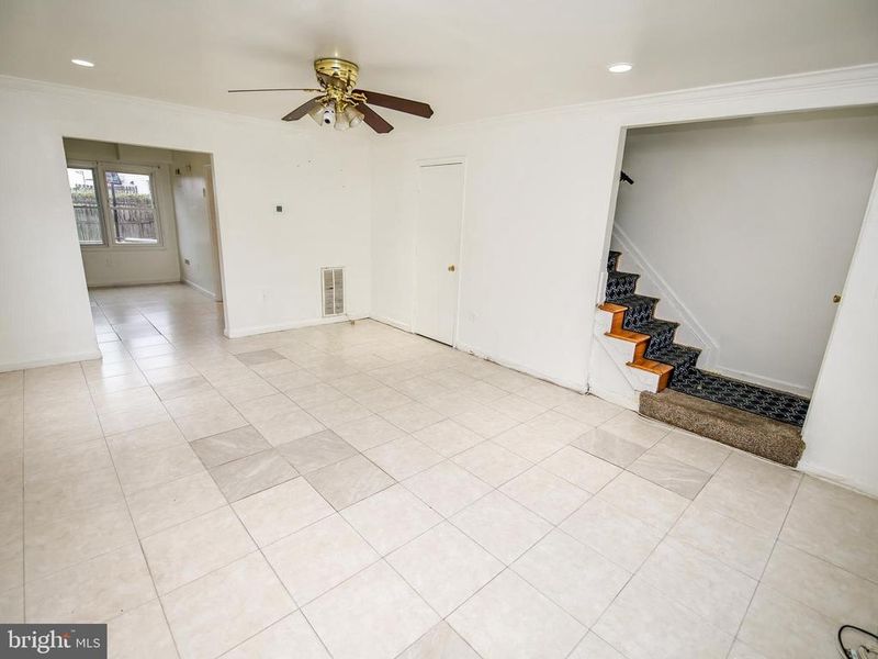 8519 Pioneer Dr, Severn, MD 21144