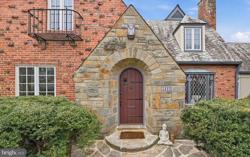 4800 Old Dominion Dr, Arlington, VA 22207