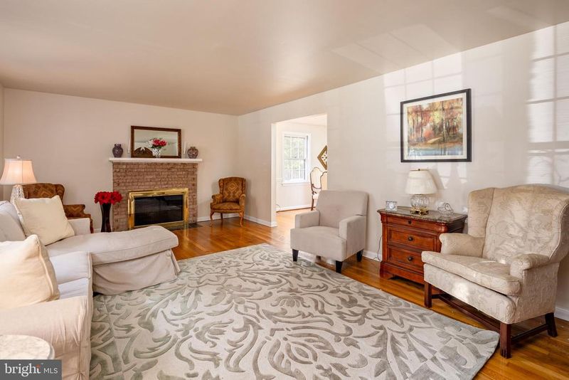 3101 Kent St, Kensington, MD 20895