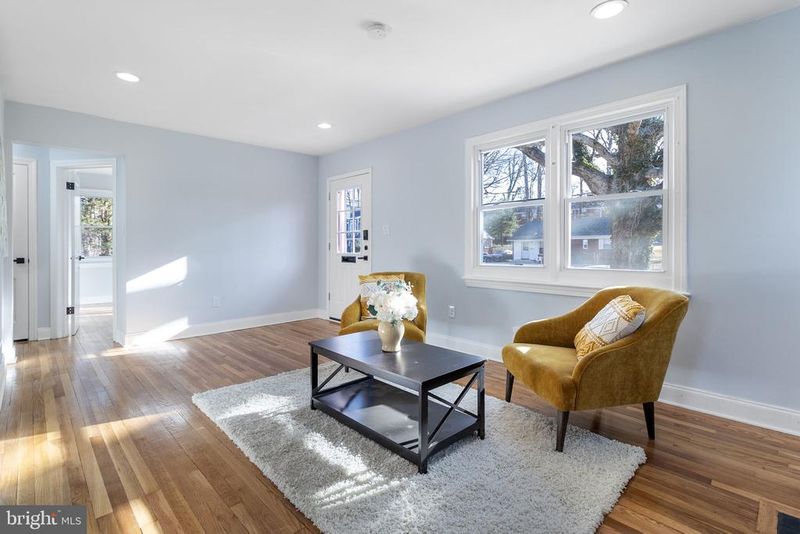 3010 Rogers Dr, Falls Church, VA 22042