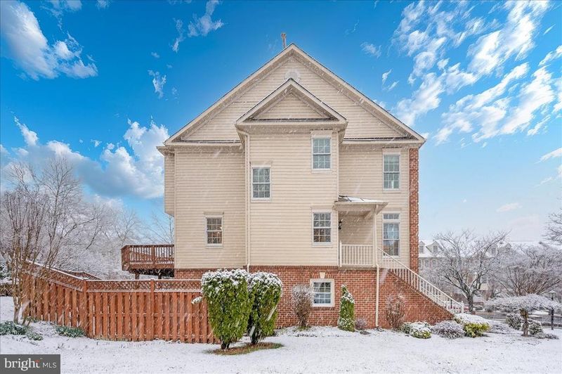 15825 Glacier Ct, North Potomac, MD 20878
