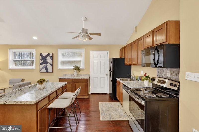 3053 P St SE, Washington, DC 20020