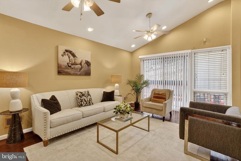 3053 P St SE, Washington, DC 20020