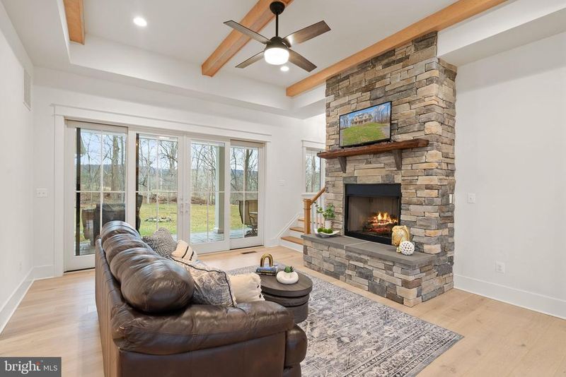 17819 Yatton Rd, Round Hill, VA 20141