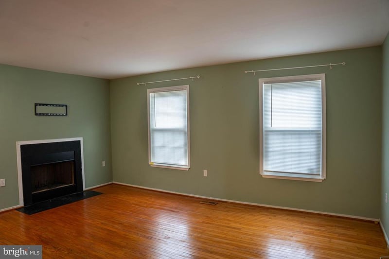 8654 Venoy Ct, Alexandria, VA 22309