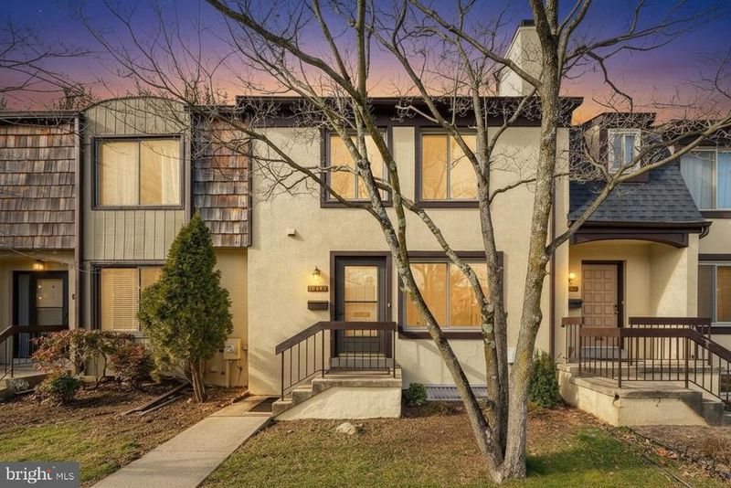 10666 Muirfield Dr, Potomac, MD 20854