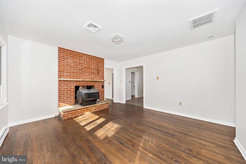 3648 Lander Rd, Jefferson, MD 21755