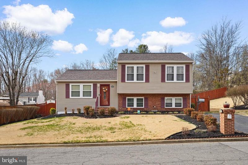5210 Vienna Dr, Clinton, MD 20735