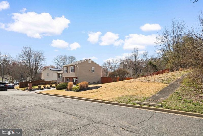 5210 Vienna Dr, Clinton, MD 20735