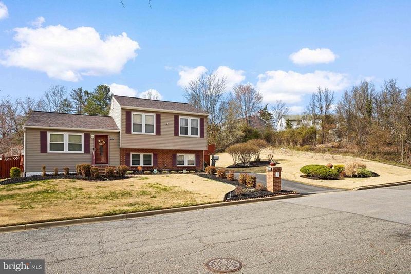 5210 Vienna Dr, Clinton, MD 20735