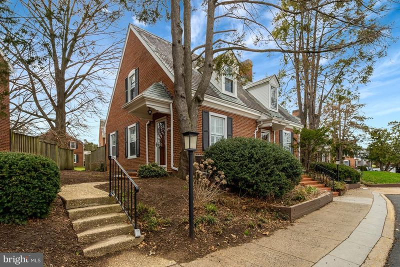 4400 36th St S, Arlington, VA 22206