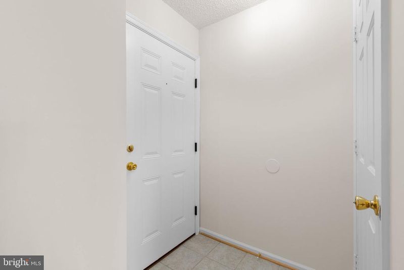 9250 Niki Pl #302, Manassas, VA 20110