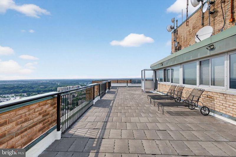 9701 Fields Rd #1904, Gaithersburg, MD 20878