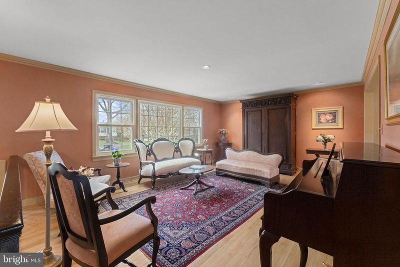 9303 Swinburne Ct, Fairfax, VA 22031