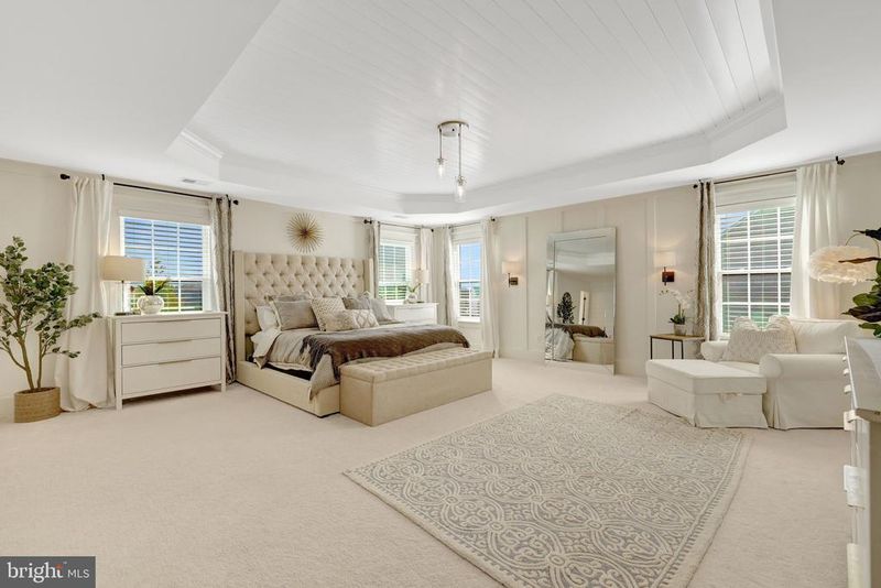 26760 Crusher Dr, Chantilly, VA 20152