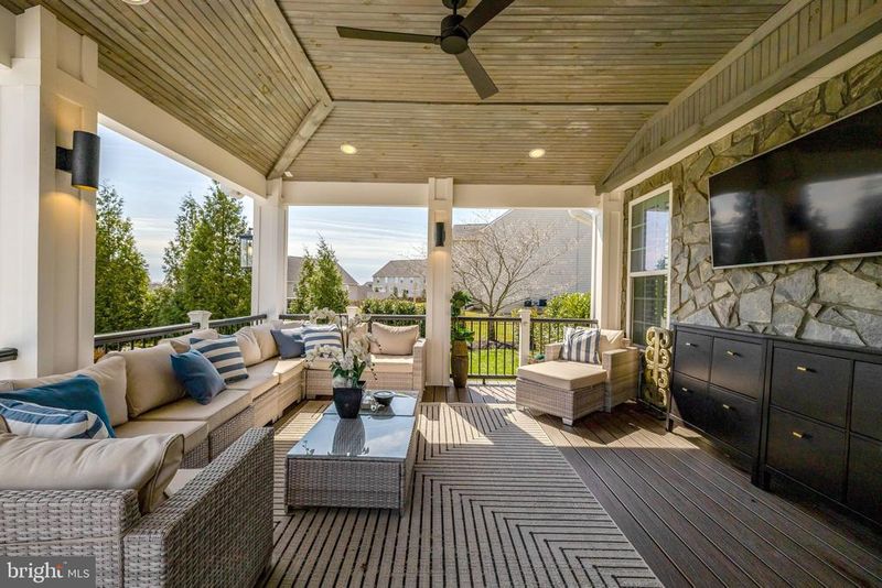 26760 Crusher Dr, Chantilly, VA 20152