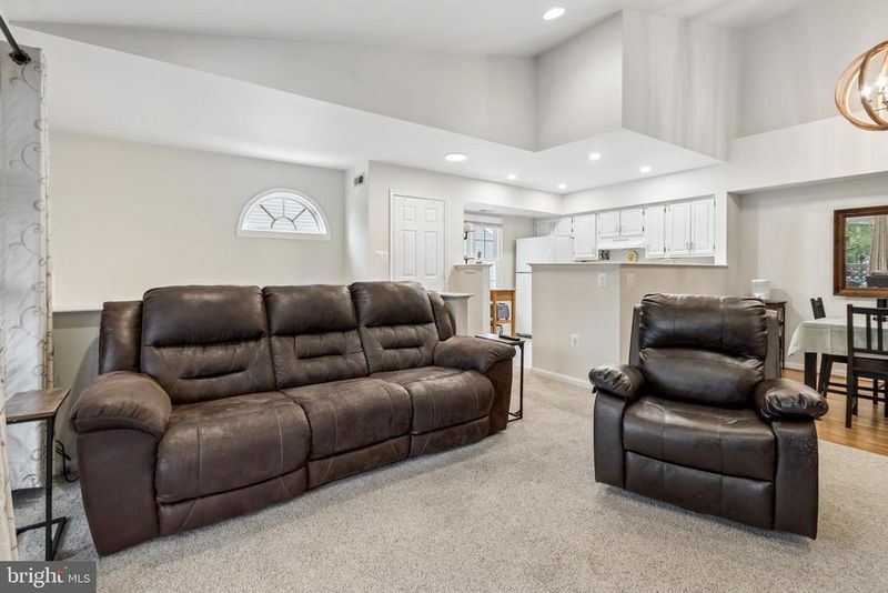 7876 Waverley Mill Ct, Gainesville, VA 20155