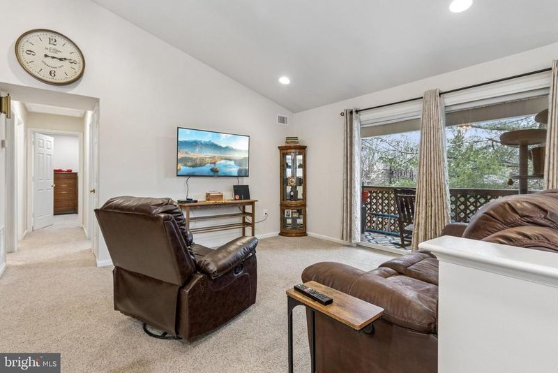 7876 Waverley Mill Ct, Gainesville, VA 20155