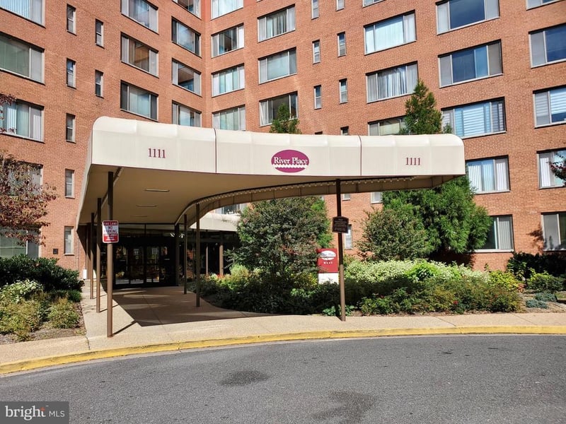 1111 N Arlington Blvd #623, Arlington, VA 22209