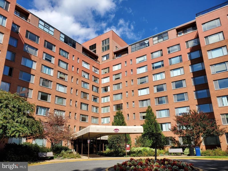 1111 N Arlington Blvd #623, Arlington, VA 22209
