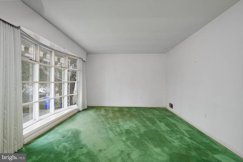 9403 Avenel Rd, Silver Spring, MD 20903