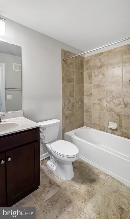 9637 Block St, Lanham, MD 20706