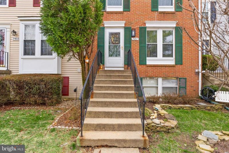 7457 Wounded Knee Rd, Lorton, VA 22079